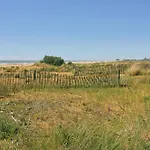 Pinewood Serenity Just 100mt From The