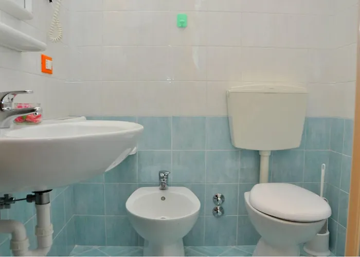 Pinewood Serenity Just 100mt From The