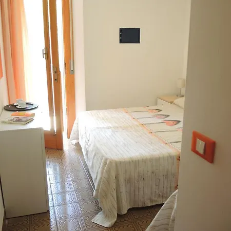 Luminous Seaside Flat For 5 Guests - Beahost Bibione