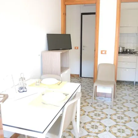 Luminous Seaside Flat For 5 Guests - Beahost Appartement Bibione