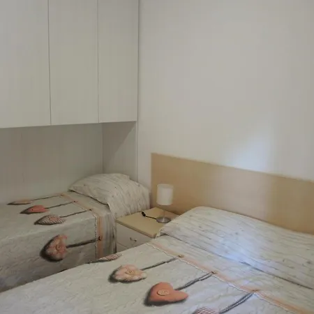 Luminous Seaside Flat For 5 Guests - Beahost