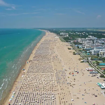 Luminous Seaside Flat For 5 Guests - Beahost Bibione