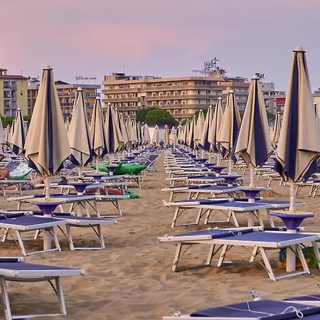 Luminous Seaside Flat For 5 Guests - Beahost * Bibione