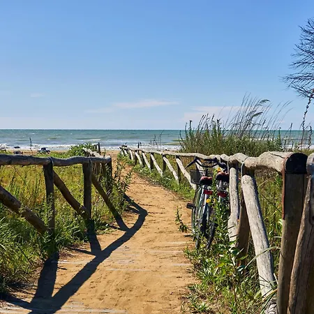 Luminous Seaside Flat For 5 Guests - Beahost Bibione